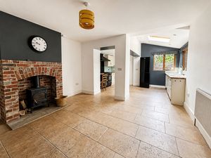 Kitchen Breakfast Room_20WL- click for photo gallery